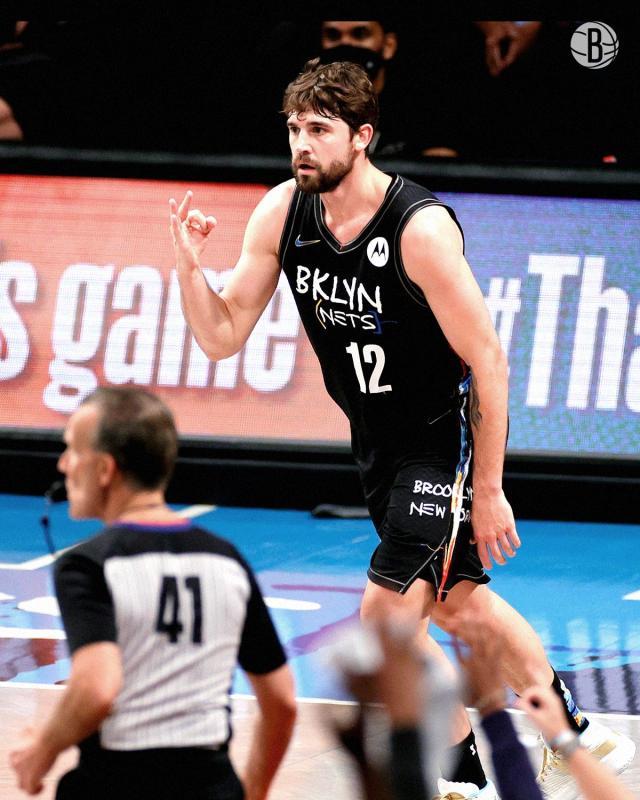 开云体育官网-7记三分掀篮网进攻狂潮 第四巨头令绿军无力招架